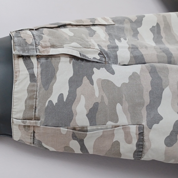 Gap camo pants Size 14 - Picture 3 of 9